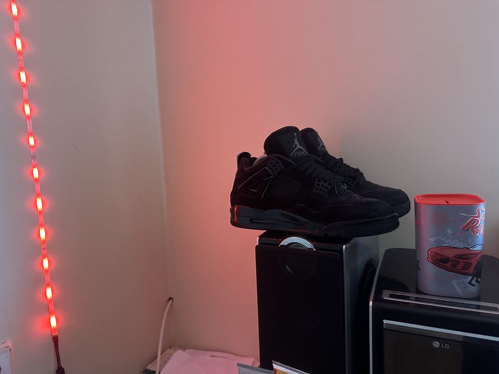 Jordan 4 black cat