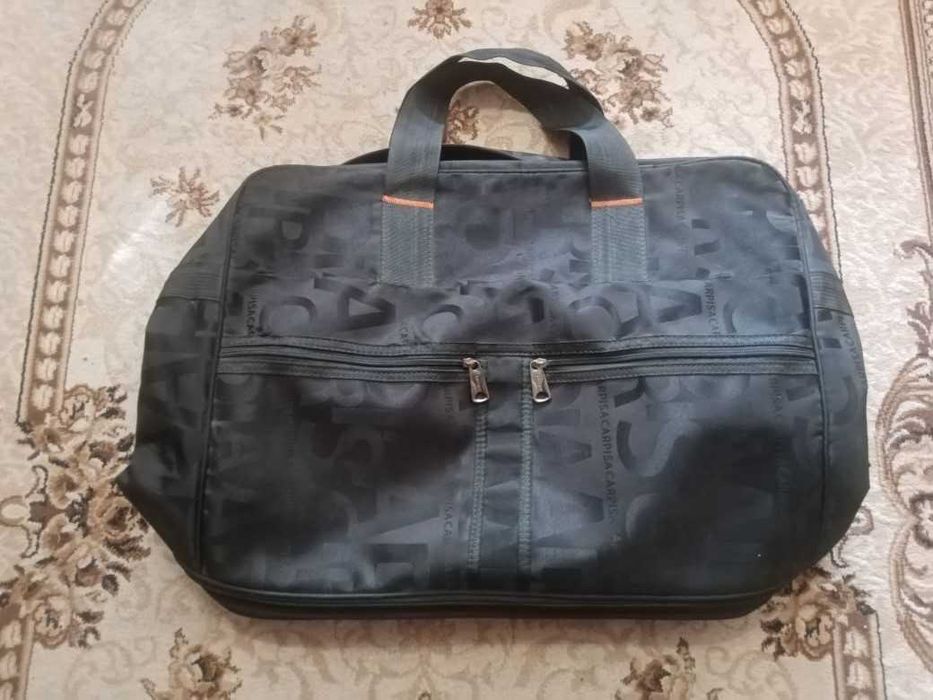 Продам сумку дорожную на колёсах.