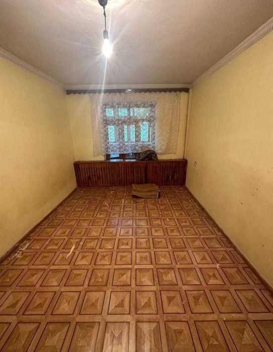 Продам 2х комнатная кирпич 2балкона Чиланзар 24