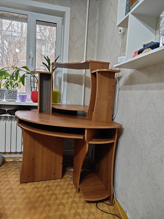 Стол компьютерный