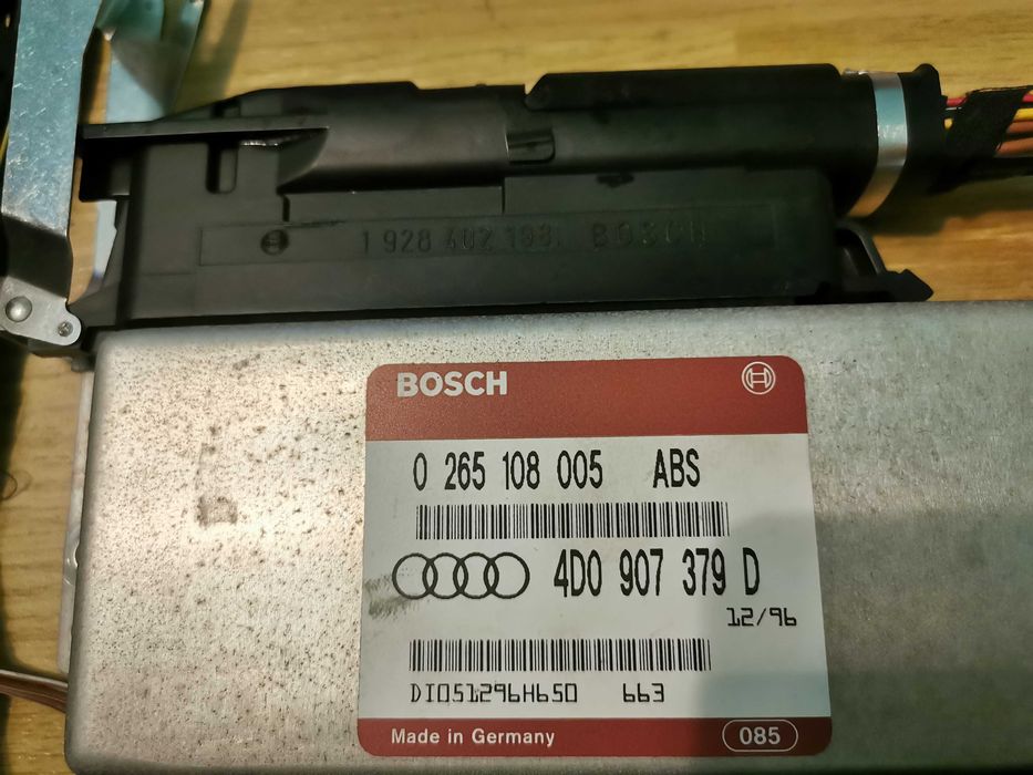 Calculator ABS (Modul ABS) Audi A4 (B5) motor ADP,an'96 stare PERFECTĂ