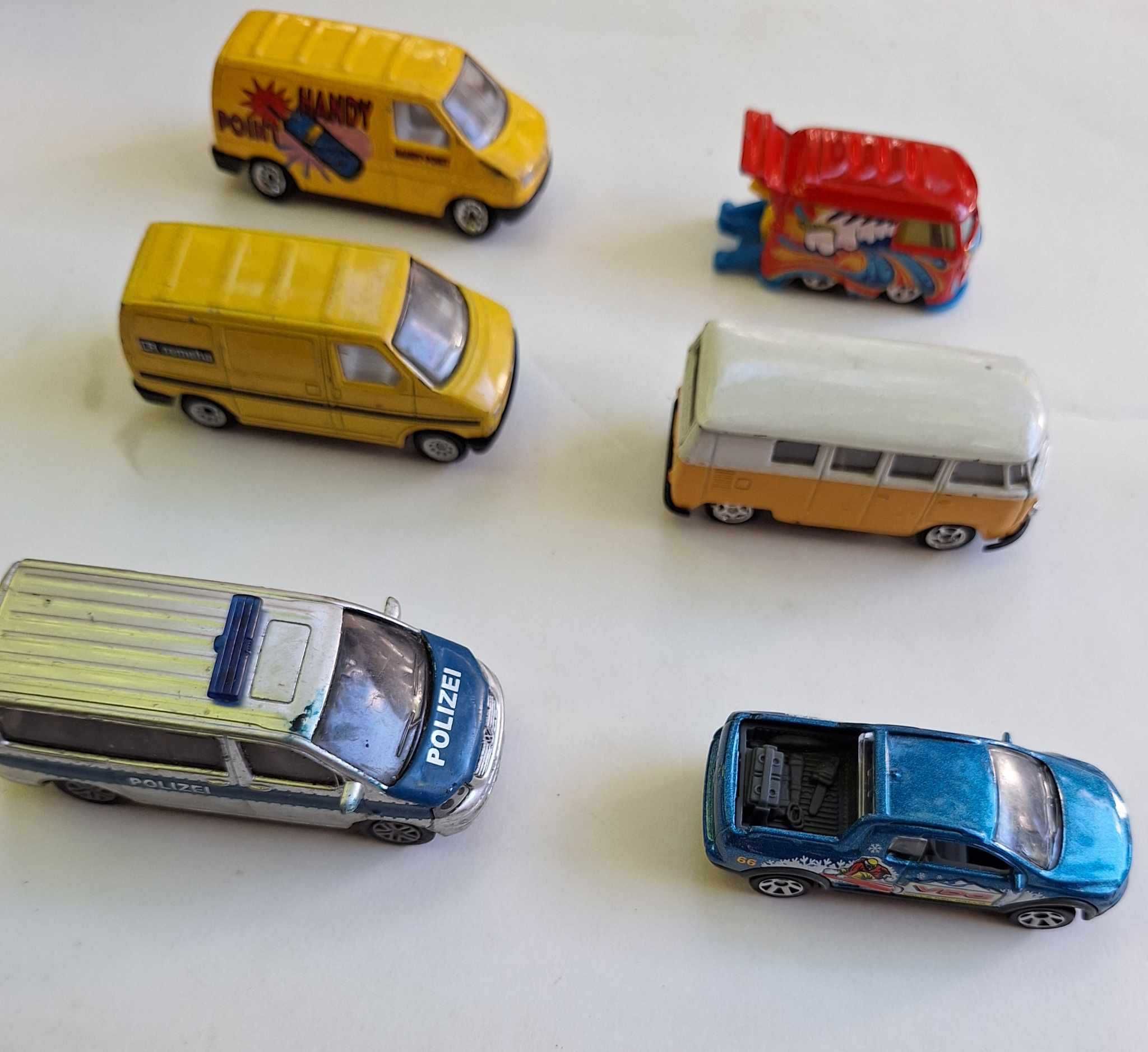 Колички модели автомобили Volkswagen 1:64 Бусове и Пикапи