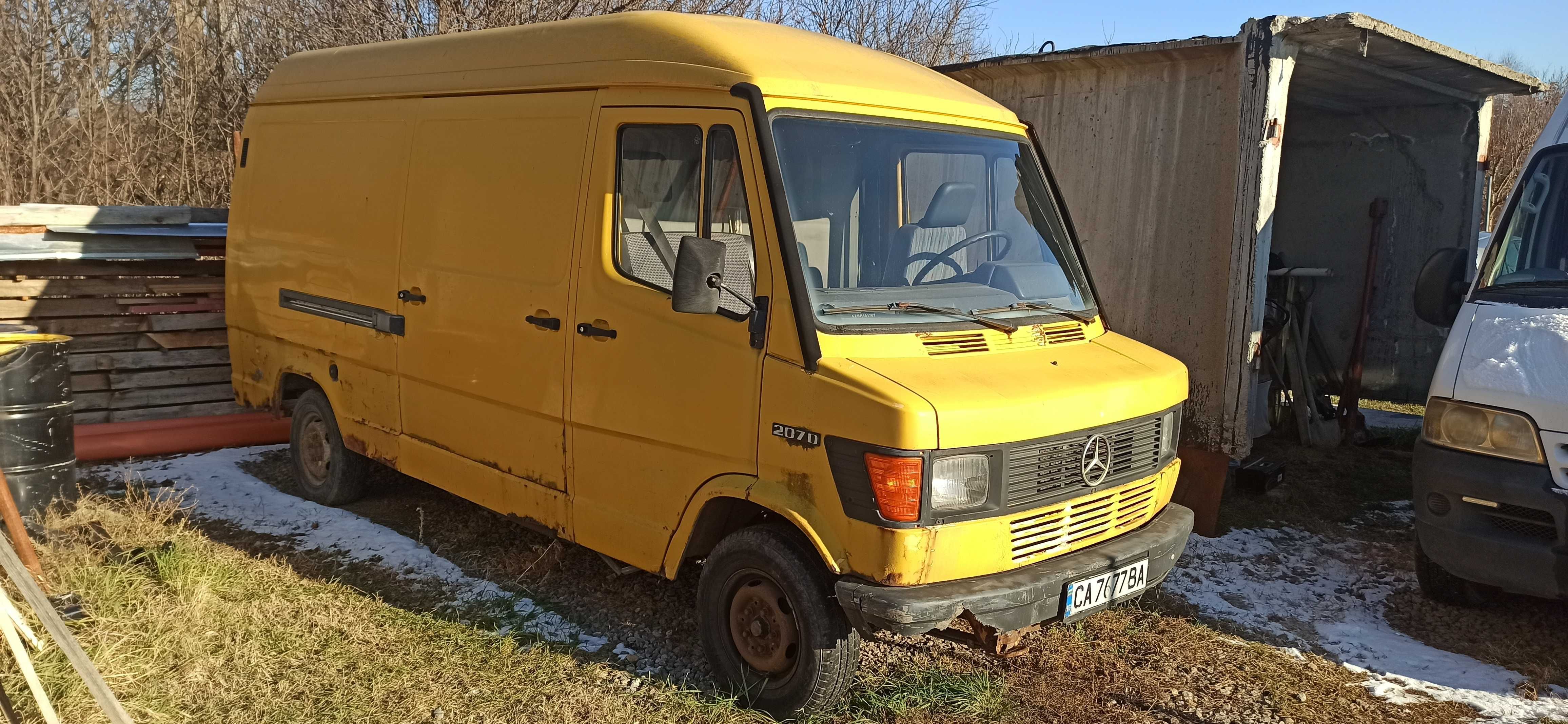 Mercedes-Benz 207D T1