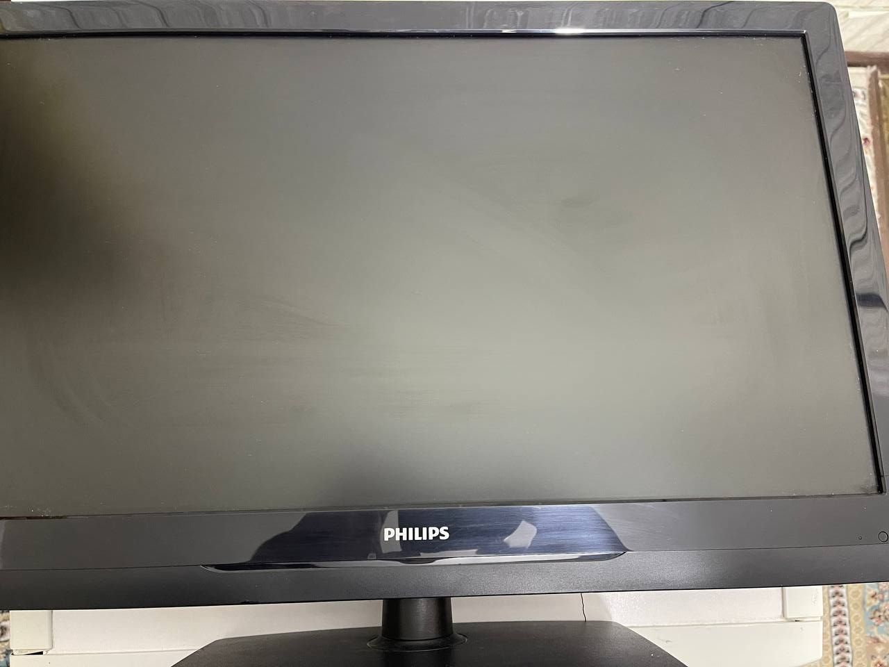 Телвизор PHILIPS  сотилади 26 таликк смарт эмас