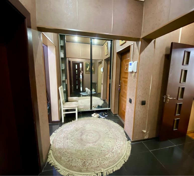 Срочно продается 3х комнатная квартира Паркентский рынок