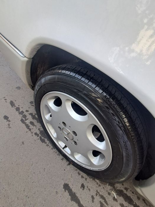 Мерседес Бенз 124