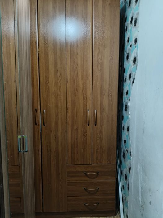 Продам, шифонер. натуральное дерево. Высота-2. 40 м.