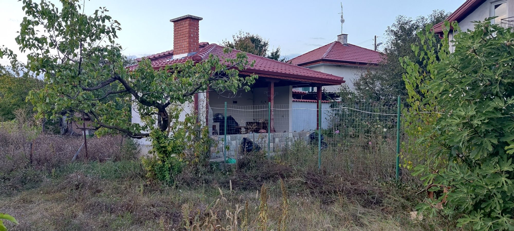 Къща на два етажа на 12 км от Казанлък