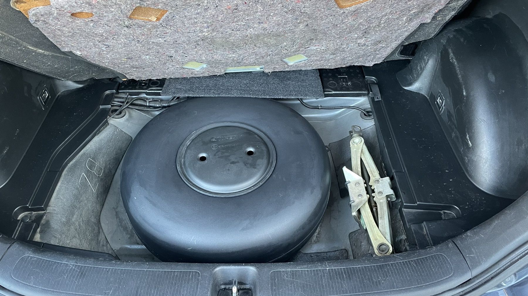 Honda FR-V minivan