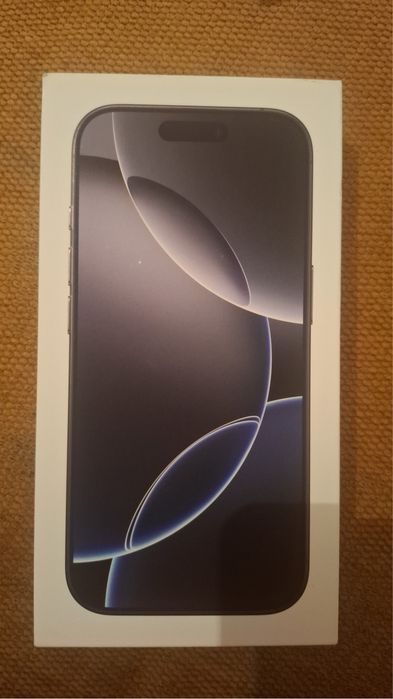 Продам Iphone 16 pro black titanium
