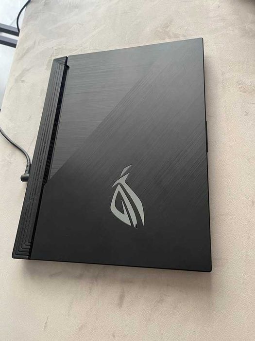 Laptop Gaming ASUS ROG Strix G15 G512LV i7- 15.6" GeForce RTX 2060 6GB