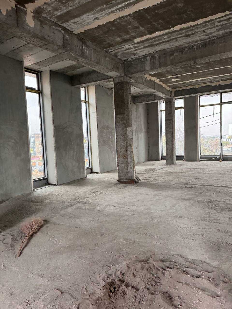 Здание ул.Фаргона Йули Куйлюк 4-этажа+подвал 2000 м² коробка лифт