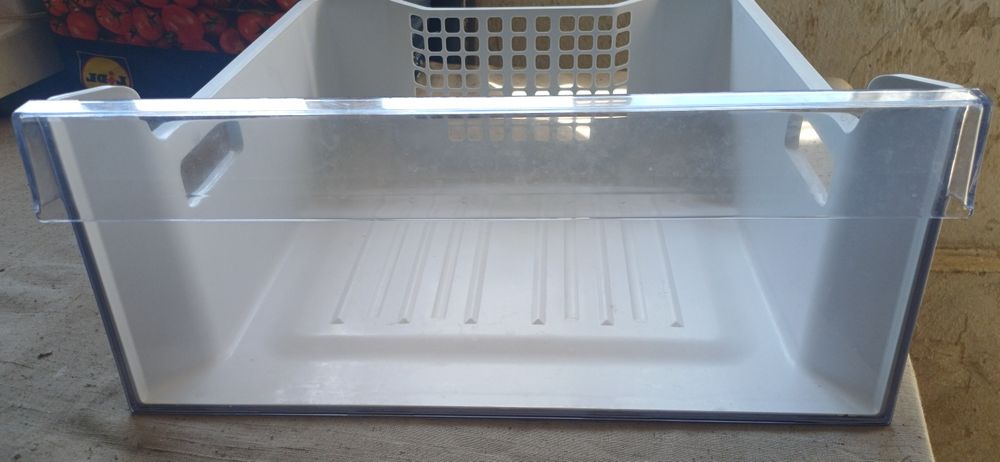 Sertare,rafturi,suport sticle combina frigorifica Beko k60406ne