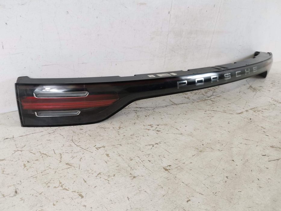 Стоп Хаион Централен Порше Каена / Porsche Cayenne 3 9Y [ - ] Оригинал