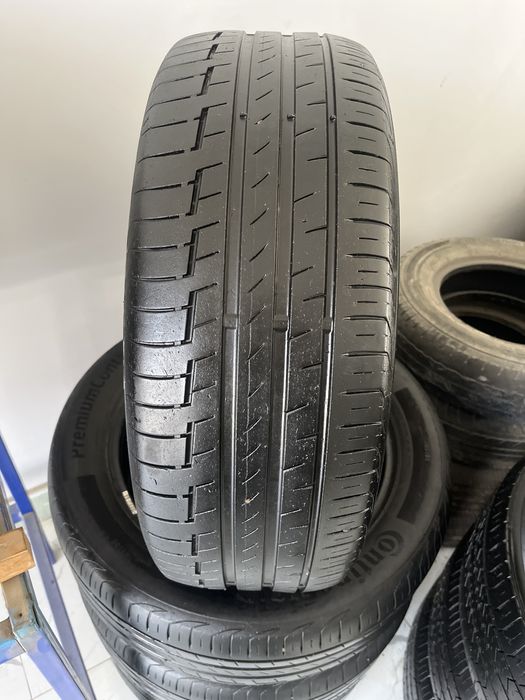215/55R17 Continental balon sotiladi