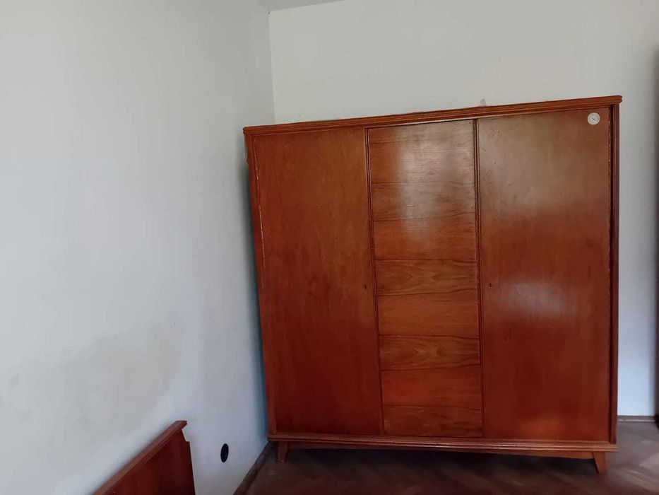 Mobilă veche, electroasnice GRATUIT
