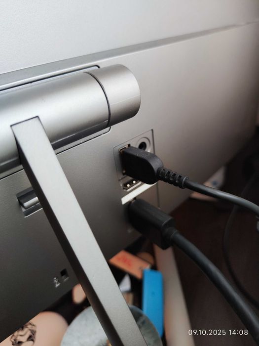 2K Lenovo L24q-10