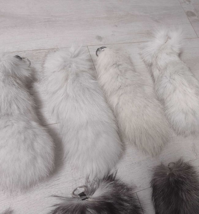 Аксесоар естествен косъм опашка от полярна лисица