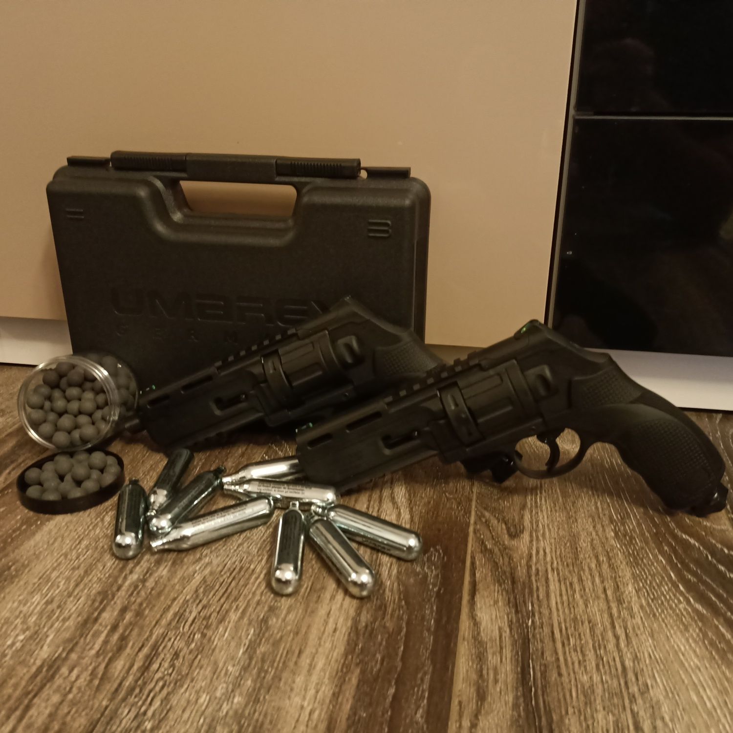 Pistol cu bile cauciuc-metal HDR 50 -20 jouli REALI