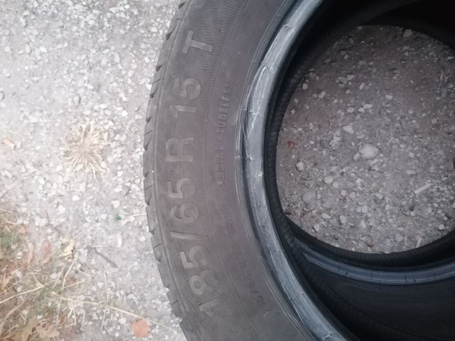 Letni gumi 185. 65. 15.
