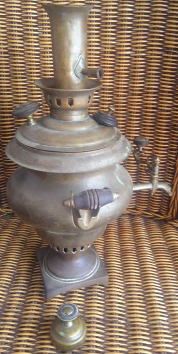 Старинен самовар на въглища