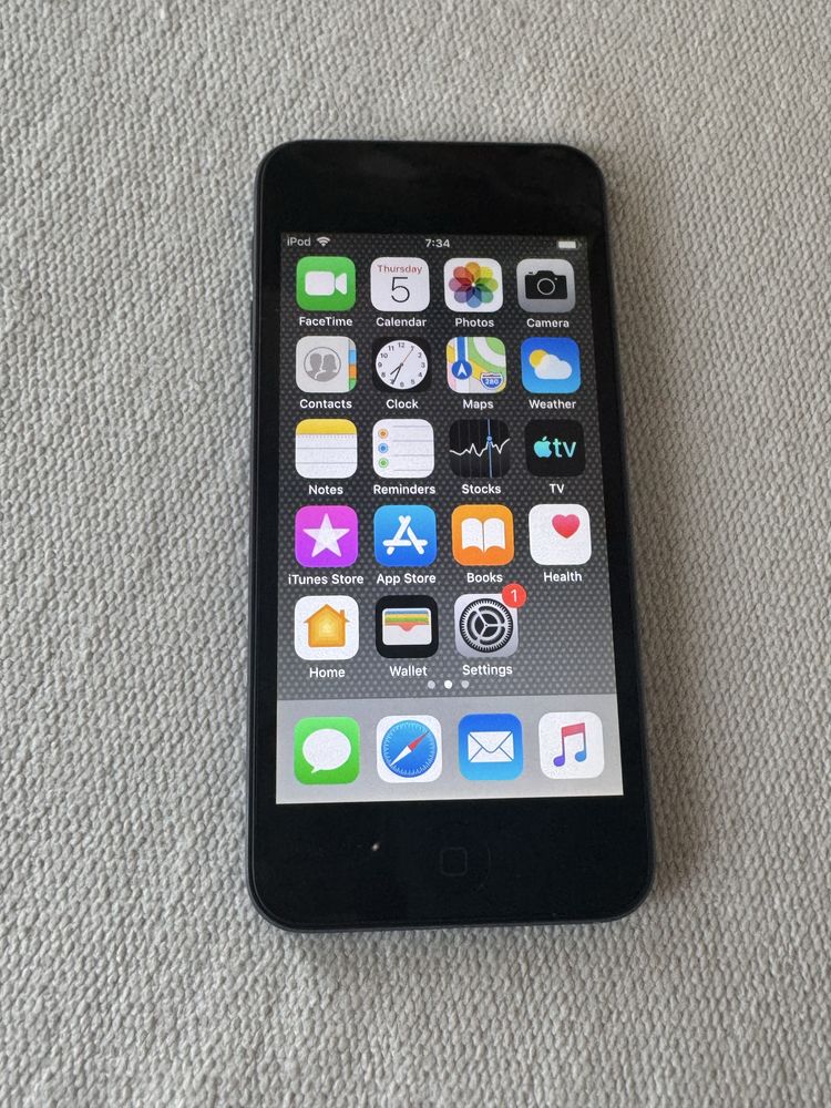 Айпод Apple iPod Touch 6th Generation Model A1574