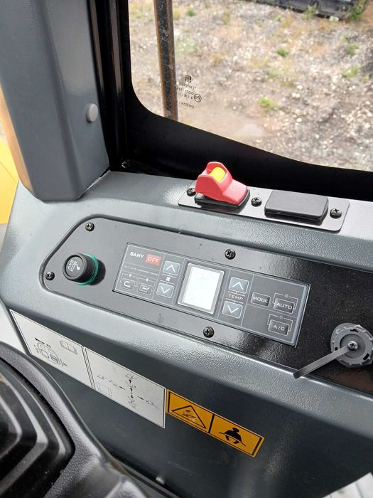 Încărcător frontal SY SW405K5