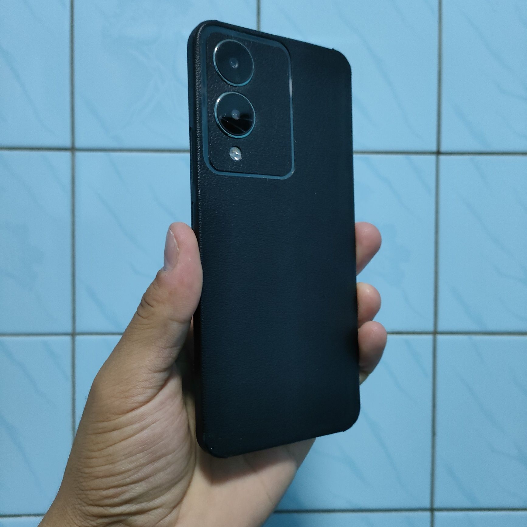 Vivo Y17s sotiladi flagman telefon
