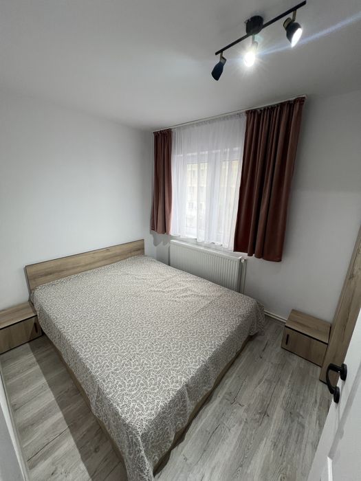Apartament de închiriat 2 camere - Strada Minerilor, Bl. 9, etaj 2