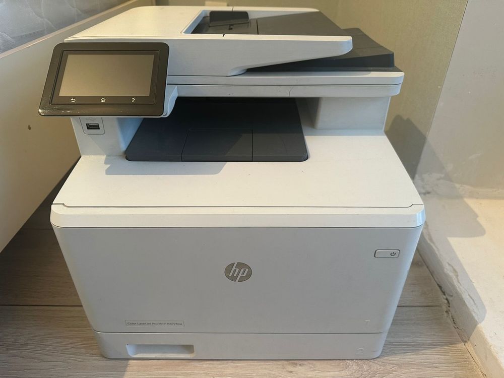 Продаю цветной принтер hp laser jet pro mfp m477fnw.