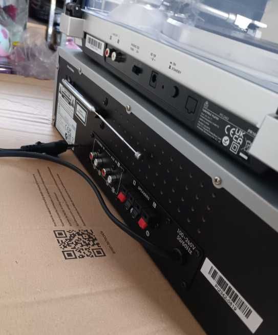 Комплект грамофон и усилвател GPO - PR 100/200