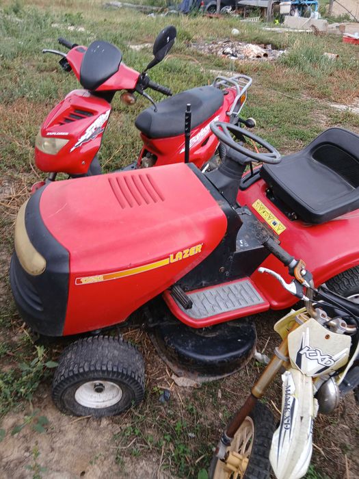 Tractoras Vand 2 la pret de unu