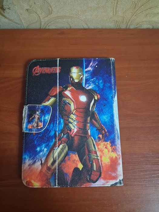 Продаю три игры на PlayStation 4 и планшет модели NB106M.