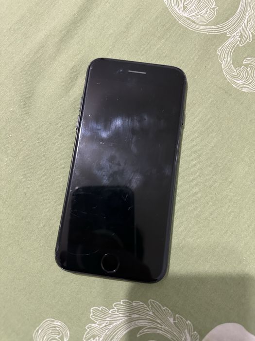 Срочно продаю айфон 7