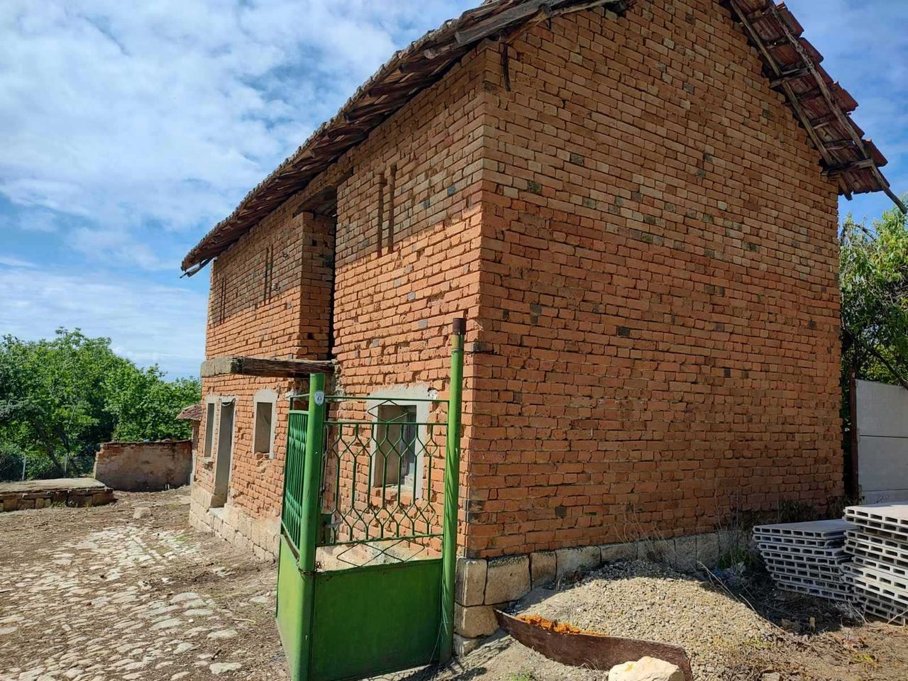 Продава се Парцел в с. Върбица, Област Плевен - 700 кв.м за 15 €/кв.м - Снимка #4