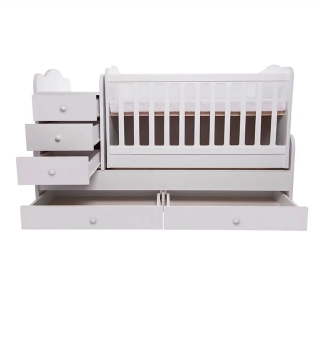 Patut cu masa de înfășat