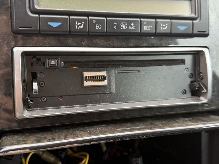 Alpine CDE-9882RI BT/USB/AUX