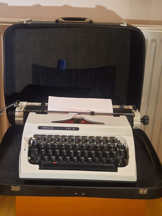 Mașină de scris Hercules 330 SL impecabilă