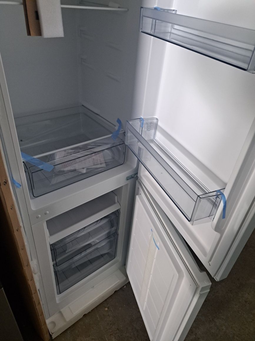 Нов хладилник Muhler 180 см SC180WF
