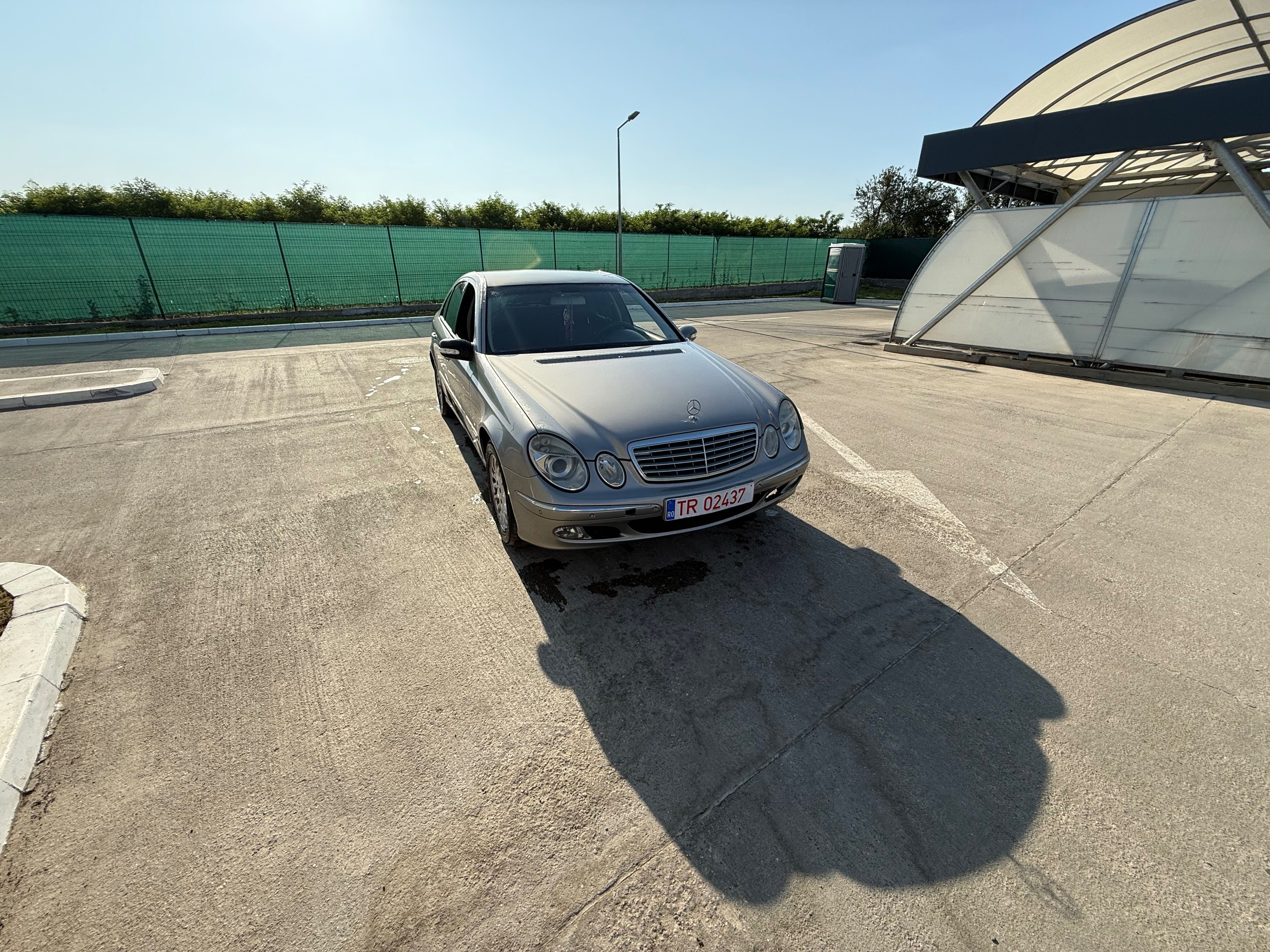 Mercedes  benz e220
