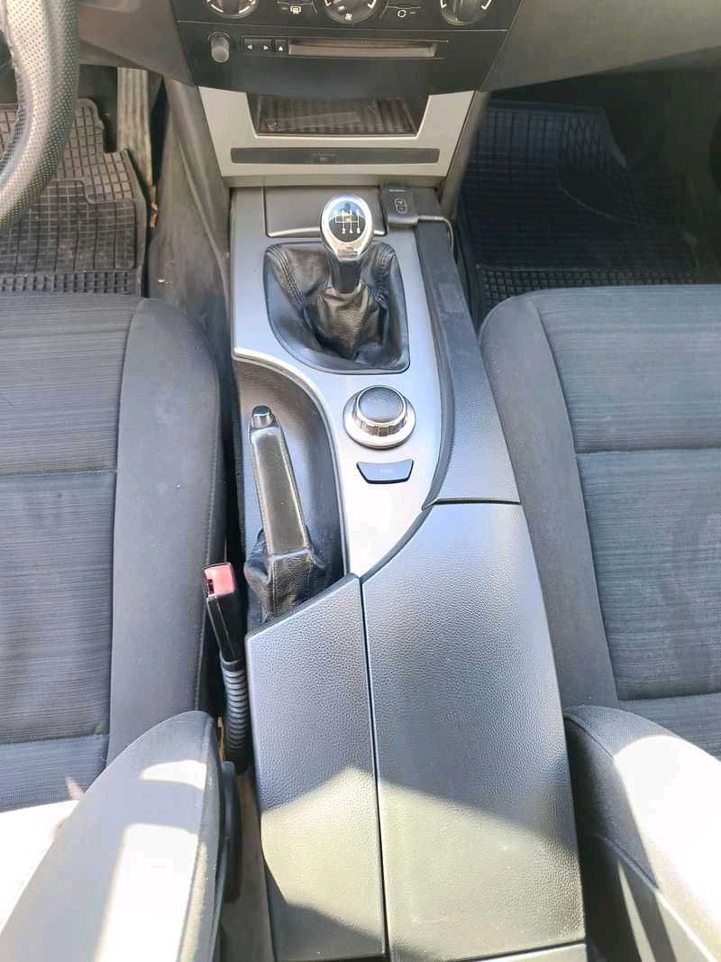 Продавам БМВ е61 520d