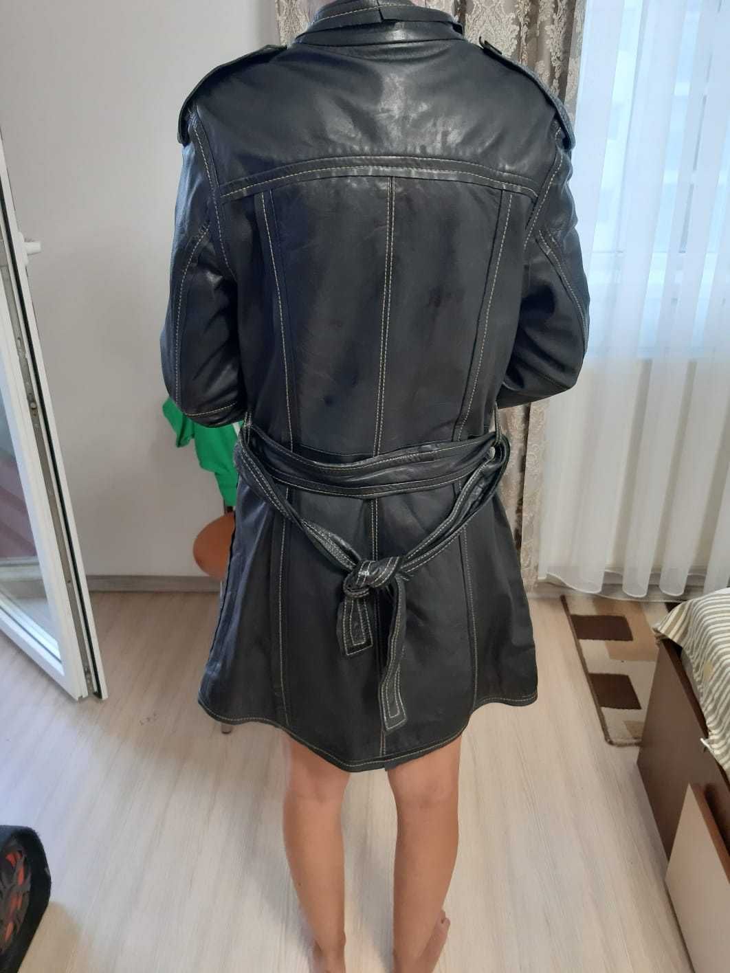 Haină de piele Nouă