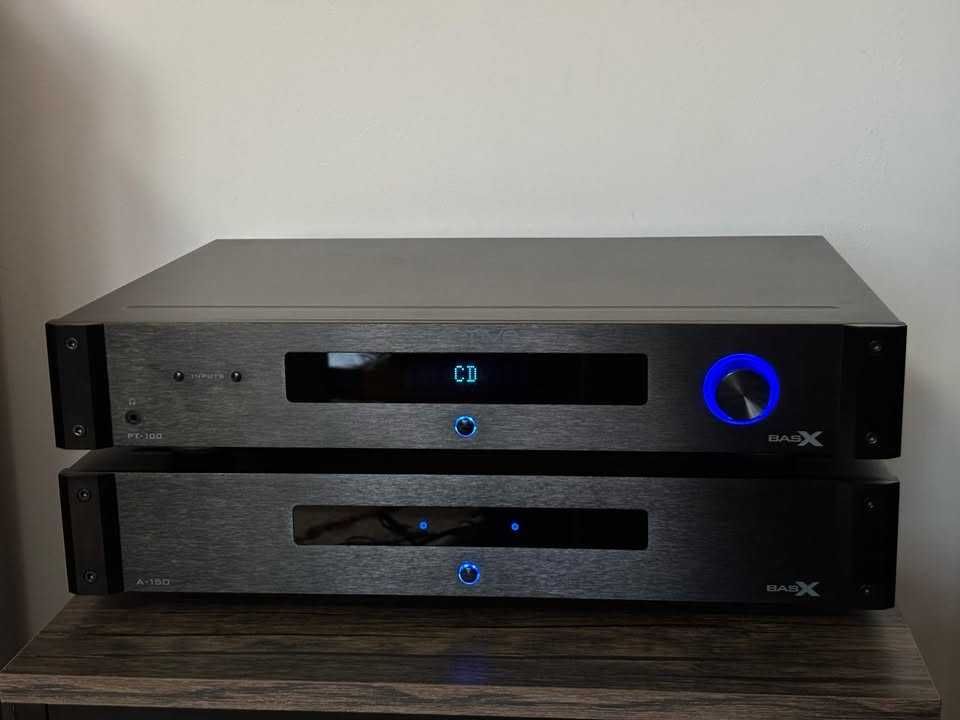 Vând Amplificator+Preamplificator Audio Emotiva (Statie)