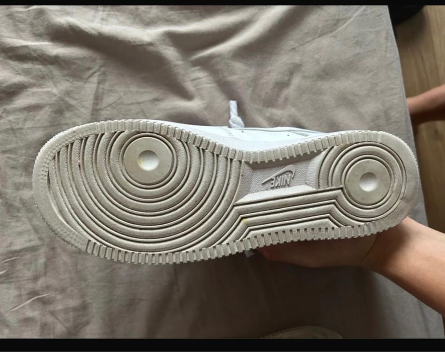 Adidasi Nike albi