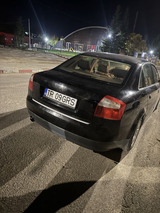 Vand audi a4 negru