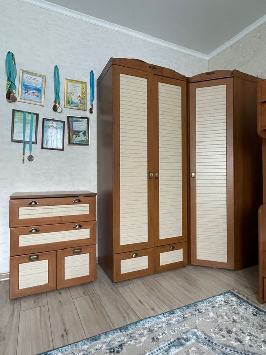 Продам: ГАРНИТУР школьника