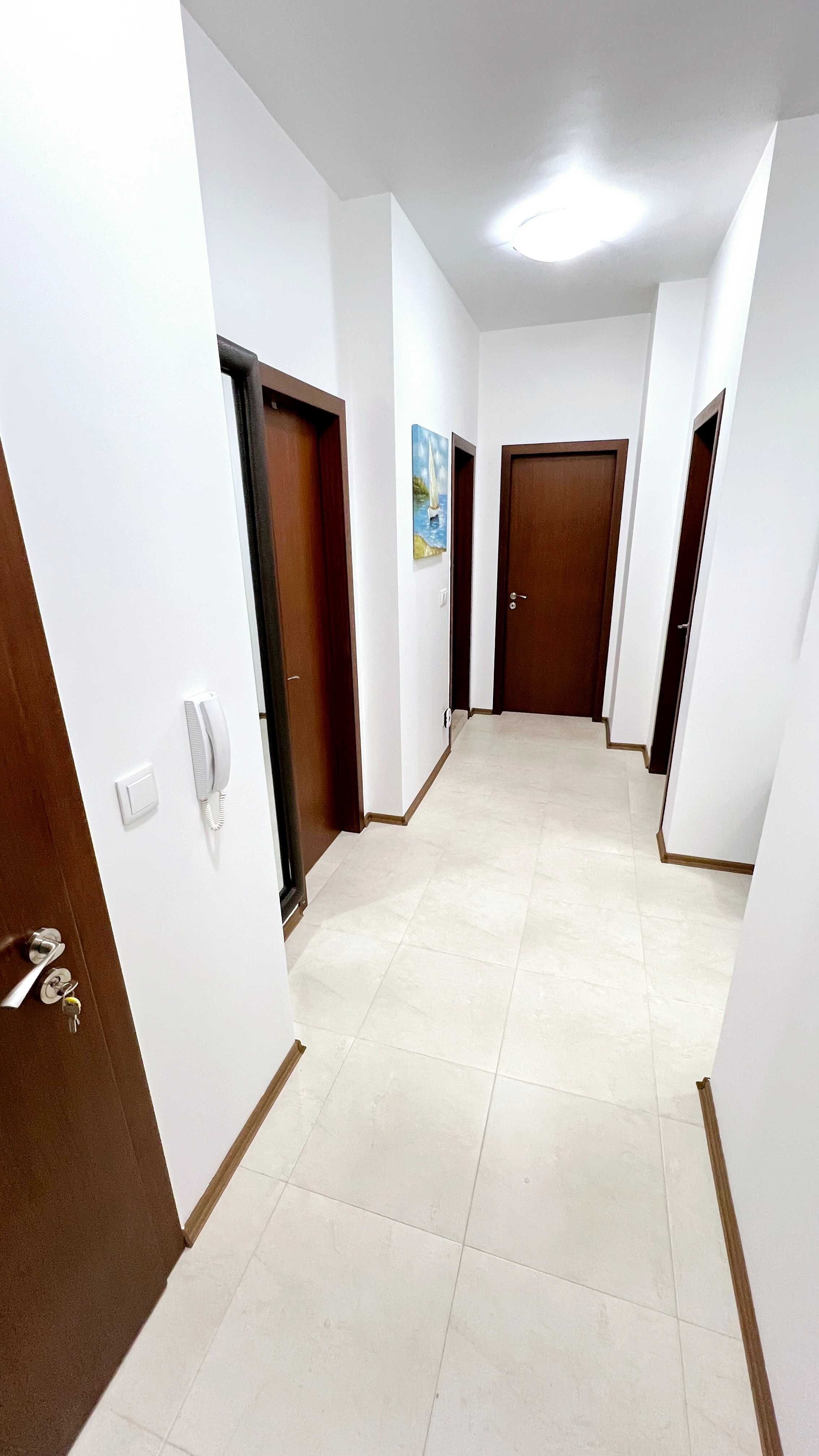 Многостаен с две паркоместа, първа линия море, плаж Кабакум, Варна