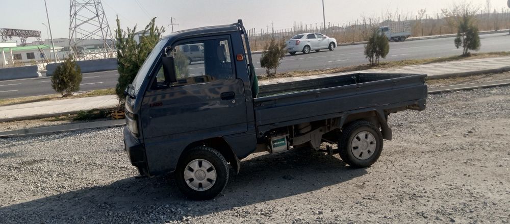 Mashinachka tayyor hamma joyi avlod darajada balonlar yangi holati yax