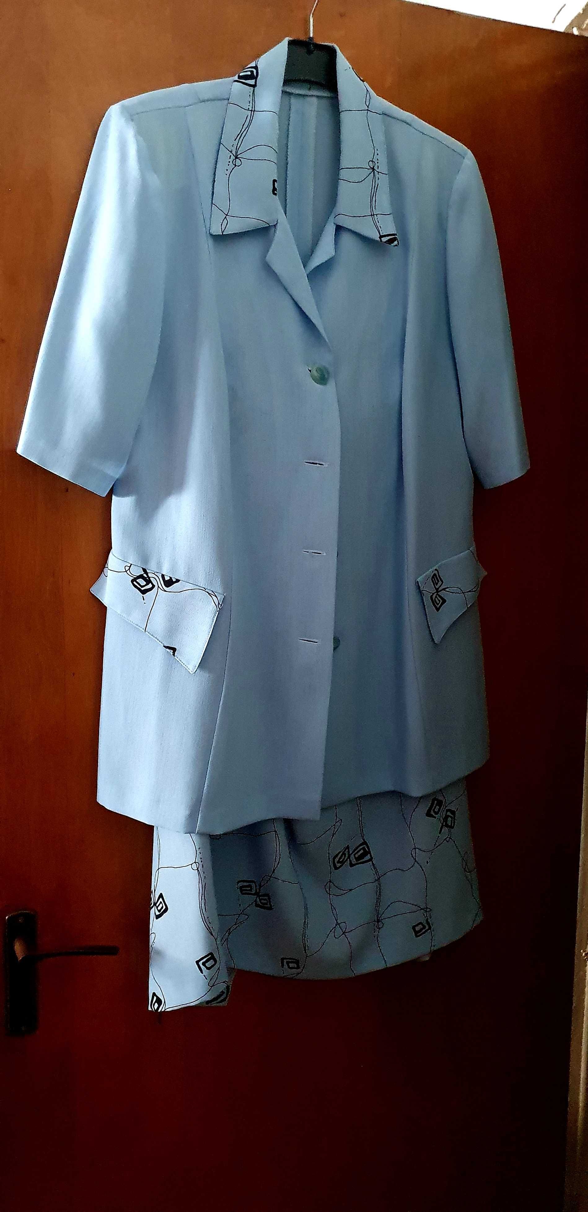 Costum bleu de  dama
