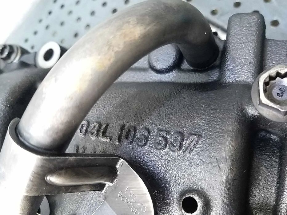 Pompa ulei 2.0 tdi audi a4 b8 8k 03l103537 03g103526 03l115169a
